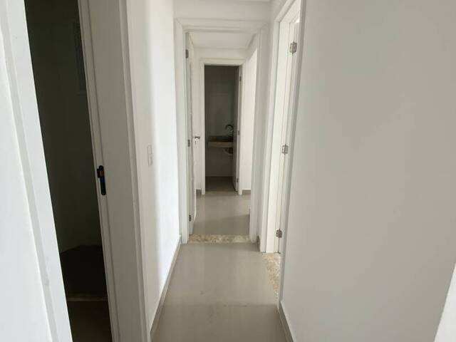 #820 - Apartamento para Venda em São Vicente - SP