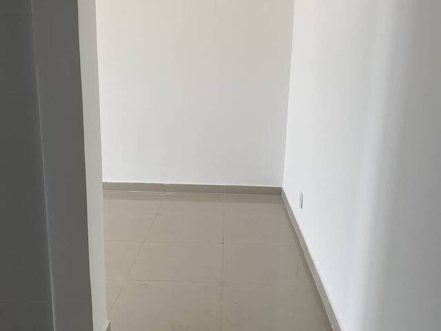#823 - Apartamento para Venda em São Vicente - SP