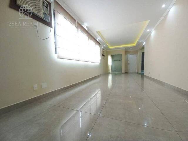 #856 - Apartamento para Venda em Santos - SP