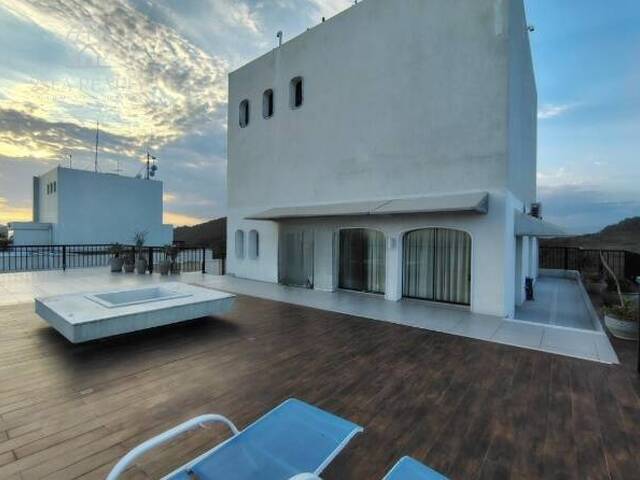 #906 - Apartamento para Venda em Guarujá - SP