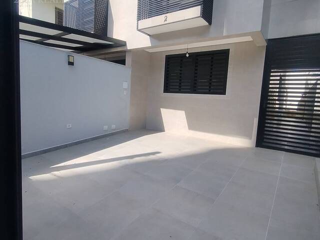 #1029 - Casa para Venda em Santos - SP