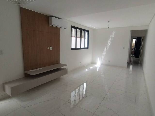 #1029 - Casa para Venda em Santos - SP