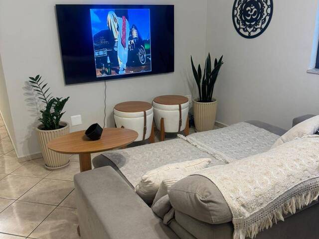 #1031 - Apartamento para Locação em Santos - SP