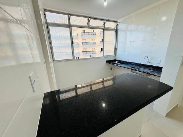 #1061 - Apartamento para Venda em Santos - SP