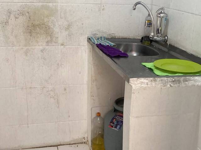 Kitnet para Locação em São Vicente - 4