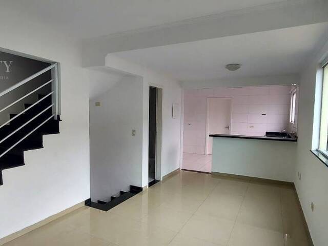 #157 - Casa em condomínio para Locação em Santos - SP