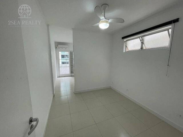 #512 - Apartamento para Locação em Santos - SP