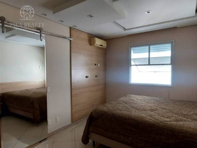 #557 - Casa para Venda em Santos - SP