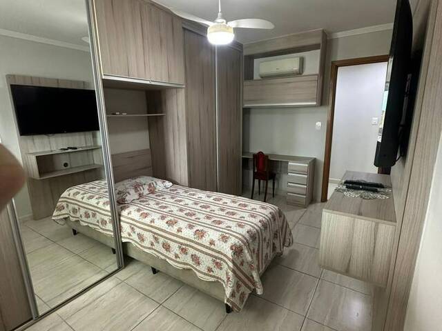 #575 - Apartamento para Venda em Praia Grande - SP