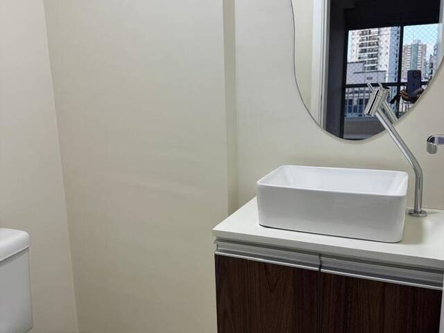 #608 - Apartamento para Locação em Santos - SP