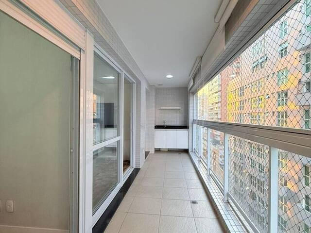 #705 - Apartamento para Venda em Santos - SP