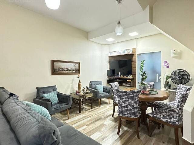 #725 - Casa para Venda em Santos - SP