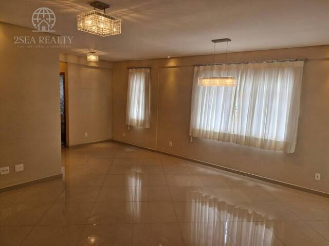 #745 - Apartamento para Venda em Santos - SP