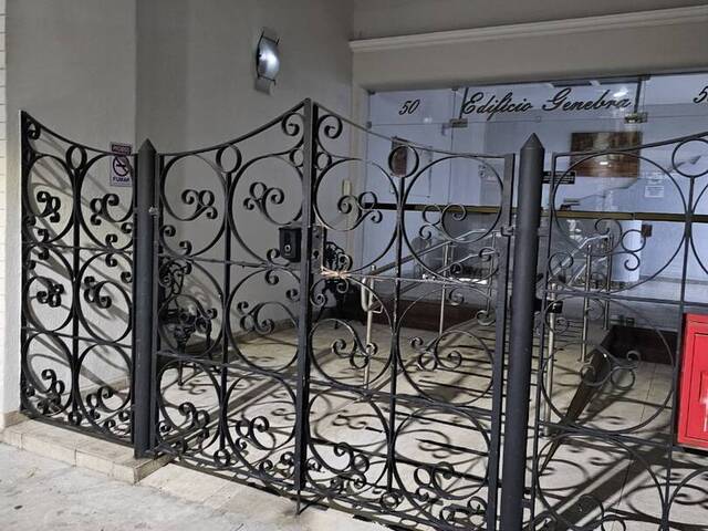 #746 - Apartamento para Venda em Santos - SP