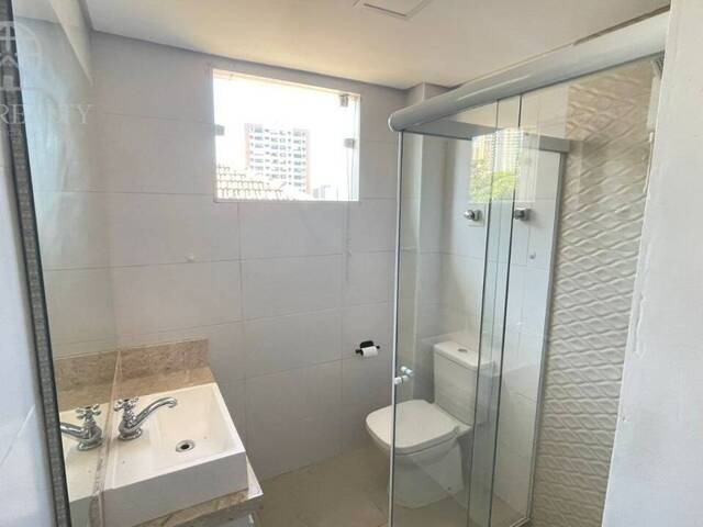 #748 - Apartamento para Venda em Santos - SP