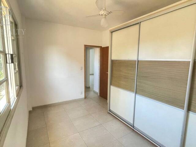 #748 - Apartamento para Venda em Santos - SP