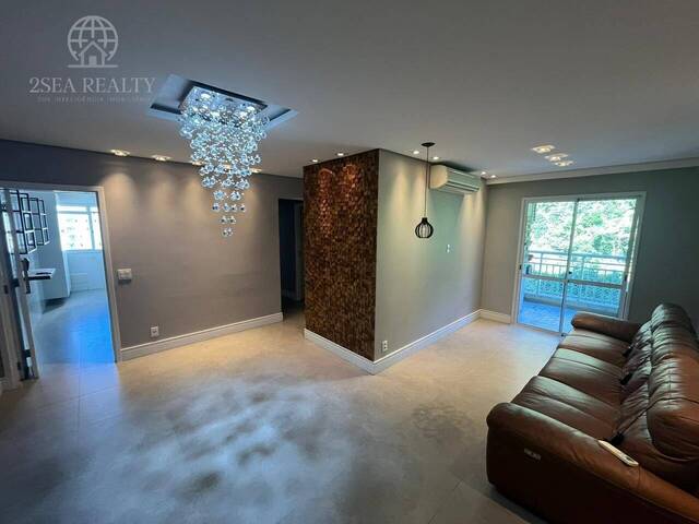 #755 - Apartamento para Venda em Santos - SP